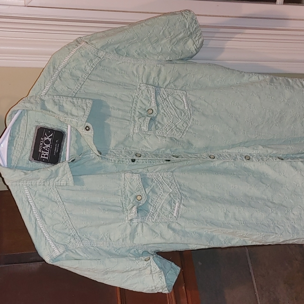 Buckle shirt